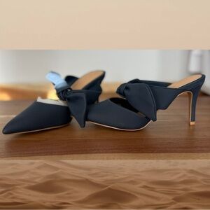 New Without Box  - Navy Pointed Mules Bow-tie Slip On High-heels Size 10